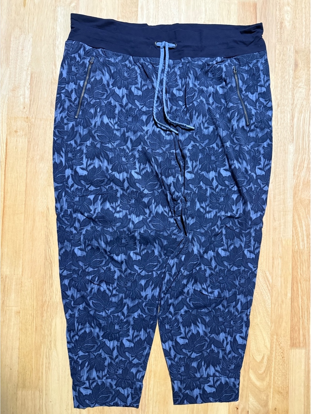 Athleta Trekkie North Jogger Women’s Size 20 Blue Floral Pants